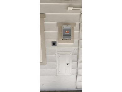 This tastefully remodeled home boasts a wide range of on Palm Desert Greens Country Club in California - for sale on GolfHomes.com, golf home, golf lot