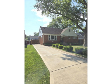 Broker Owned... AS - IS  Charming 5 Bedroom 2 Bathroom Single on White Pines Golf Course in Illinois - for sale on GolfHomes.com, golf home, golf lot