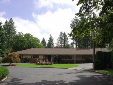 Rare opportunity to own a classic 1960s rancher on a quiet on Manito Golf and Country Club in Washington - for sale on GolfHomes.com, golf home, golf lot
