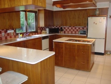 Rare opportunity to own a classic 1960s rancher on a quiet on Manito Golf and Country Club in Washington - for sale on GolfHomes.com, golf home, golf lot