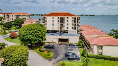 UNIQUE ONE BEDROOM CONDO. Take a step into this renovated one on Isla Del Sol Yacht and Country Club in Florida - for sale on GolfHomes.com, golf home, golf lot