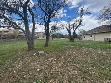 Last lot on Riverhill golf course #5 Fairway.  This level lot on Riverhill Country Club in Texas - for sale on GolfHomes.com, golf home, golf lot