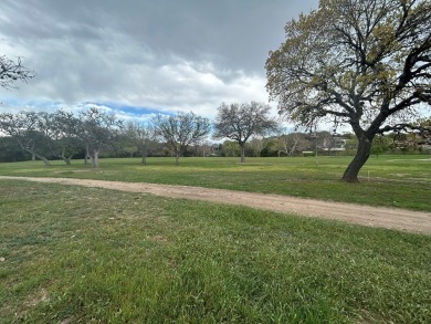 Last lot on Riverhill golf course #5 Fairway.  This level lot on Riverhill Country Club in Texas - for sale on GolfHomes.com, golf home, golf lot