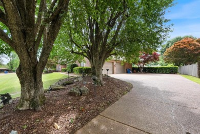 Experience refined luxury in Eden Isle's most exclusive on Red Apple Inn and Country Club in Arkansas - for sale on GolfHomes.com, golf home, golf lot