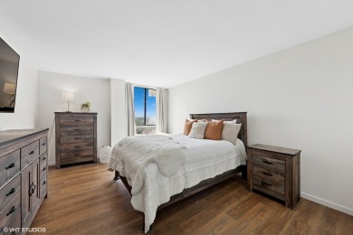 Renovated Luxury in Wood Dale's Dominion Tower.    Spacious 1800 on Maple Meadows Golf Club in Illinois - for sale on GolfHomes.com, golf home, golf lot