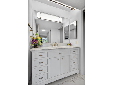 Lovely, bright & well maintained 1bed/1bath FIRST FLOOR in on Wynmoor Golf Course in Florida - for sale on GolfHomes.com, golf home, golf lot