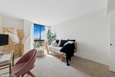 Renovated Luxury in Wood Dale's Dominion Tower.    Spacious 1800 on Maple Meadows Golf Club in Illinois - for sale on GolfHomes.com, golf home, golf lot