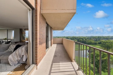 Renovated Luxury in Wood Dale's Dominion Tower.    Spacious 1800 on Maple Meadows Golf Club in Illinois - for sale on GolfHomes.com, golf home, golf lot