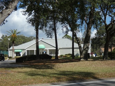 Under contract-accepting backup offers. Welcome to this priced on Meadow Oaks Golf and Country Club in Florida - for sale on GolfHomes.com, golf home, golf lot