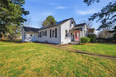 This charming, updated home offers 3 bedrooms, 2 baths, a on Bide-A-Wee Golf Course in Virginia - for sale on GolfHomes.com, golf home, golf lot