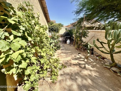 Charming 3 bedroom +den cul-de-sac home in a quiet on Omni Tucson National Golf Resort and Spa - Sonoran in Arizona - for sale on GolfHomes.com, golf home, golf lot