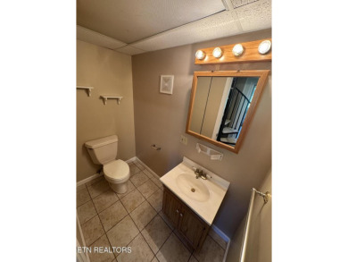 Elegant Golf Course Living in Tellico Village.

East on Toqua Golf Course - Loudon County in Tennessee - for sale on GolfHomes.com, golf home, golf lot