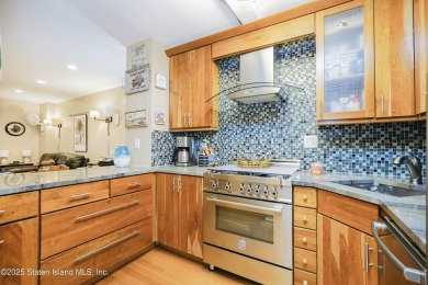The Famous Luxury ''Fountain'' Co-op Holds this Renovated 4th on Silver Lake Golf Course in New York - for sale on GolfHomes.com, golf home, golf lot