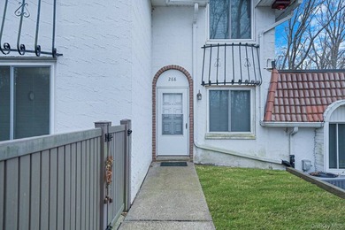 Welcome to 268 Brettonwoods Drive, a move-in-ready 3-bedroom, 1 on Bretton Woods Country Club in New York - for sale on GolfHomes.com, golf home, golf lot