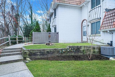 Welcome to 268 Brettonwoods Drive, a move-in-ready 3-bedroom, 1 on Bretton Woods Country Club in New York - for sale on GolfHomes.com, golf home, golf lot