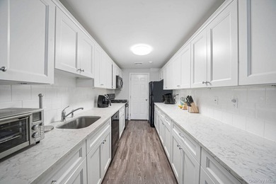 Welcome to 268 Brettonwoods Drive, a move-in-ready 3-bedroom, 1 on Bretton Woods Country Club in New York - for sale on GolfHomes.com, golf home, golf lot