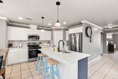 132 St Andrews | Rockport Country Club. A spacious and on Rockport Country Club in Texas - for sale on GolfHomes.com, golf home, golf lot