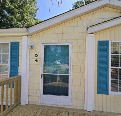 3 Bedroom, 2 bath immaculate home with one car garage, 20x12 on Wachesaw Plantation East Golf Course in South Carolina - for sale on GolfHomes.com, golf home, golf lot