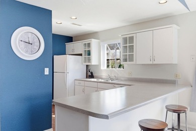 Welcome to easy living in this beautifully furnished penthouse on Thousand Hills Golf Resort in Missouri - for sale on GolfHomes.com, golf home, golf lot