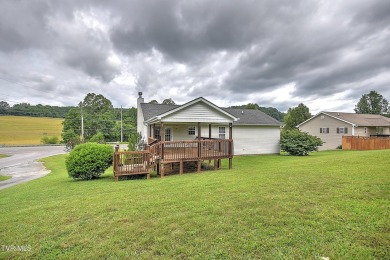 Beautifully maintained Traditional-style Home, sits on a 0.40 on Country Club of Bristol in Tennessee - for sale on GolfHomes.com, golf home, golf lot