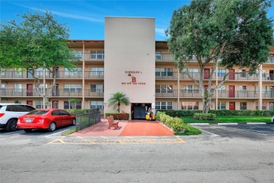 INVESTOR FRIENDLY and MOVE IN READY!! *CAN BE RENTED RIGHT AWAY* on Flamingo Lakes Country Club in Florida - for sale on GolfHomes.com, golf home, golf lot