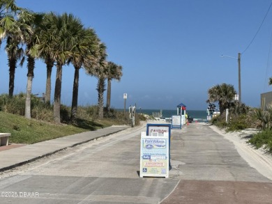Discover this beautifully renovated three-story unit with an on Harbour Village Golf and Yacht Club in Florida - for sale on GolfHomes.com, golf home, golf lot