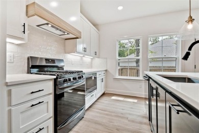 Discover this stunning new cons't craftsman style home located on Bella Vista Country Club - Highlands in Arkansas - for sale on GolfHomes.com, golf home, golf lot