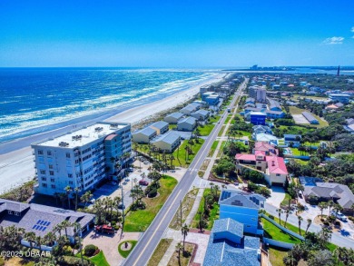 Discover this beautifully renovated three-story unit with an on Harbour Village Golf and Yacht Club in Florida - for sale on GolfHomes.com, golf home, golf lot