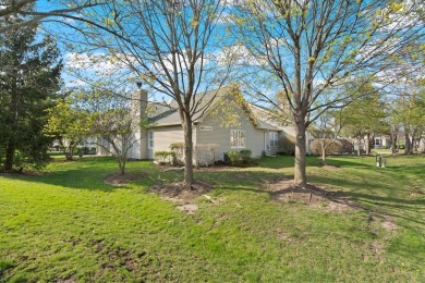 Bright & Spacious 3 bedroom 2.5 bath Ranch in a Vibrant 55+ on Grayslake Golf Course in Illinois - for sale on GolfHomes.com, golf home, golf lot