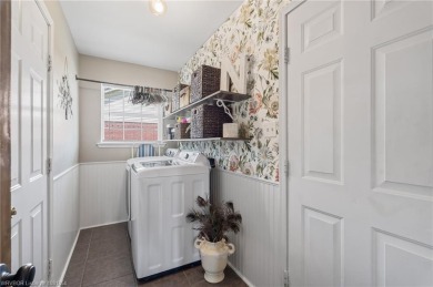 Come see this charming house on the corner! This 3 bed, 2 on Vache-Grasse Country Club in Arkansas - for sale on GolfHomes.com, golf home, golf lot