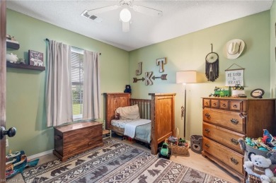 Come see this charming house on the corner! This 3 bed, 2 on Vache-Grasse Country Club in Arkansas - for sale on GolfHomes.com, golf home, golf lot