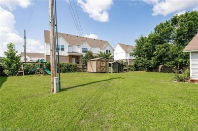 Come see this charming house on the corner! This 3 bed, 2 on Vache-Grasse Country Club in Arkansas - for sale on GolfHomes.com, golf home, golf lot