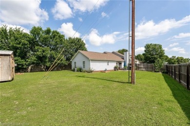 Come see this charming house on the corner! This 3 bed, 2 on Vache-Grasse Country Club in Arkansas - for sale on GolfHomes.com, golf home, golf lot