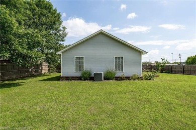 Come see this charming house on the corner! This 3 bed, 2 on Vache-Grasse Country Club in Arkansas - for sale on GolfHomes.com, golf home, golf lot