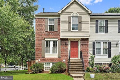 Don't miss this beautifully maintained 3-bedroom, 2.5-bath on Walden Golf Club in Maryland - for sale on GolfHomes.com, golf home, golf lot