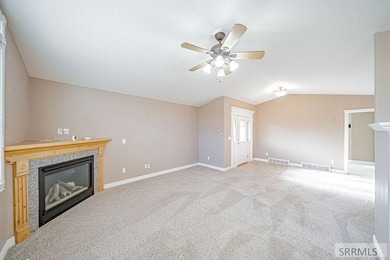 Beautifully maintained 2-bedroom, 2-bath townhome offering on  in ID - for sale on GolfHomes.com, golf home, golf lot