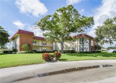 MOTIVATED SELLER!! Turn-key 1BR/1.5BA in Vista Royale, Vero's on The American Golf Club in Florida - for sale on GolfHomes.com, golf home, golf lot