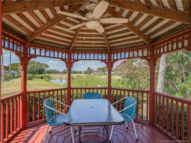 MOTIVATED SELLER!! Turn-key 1BR/1.5BA in Vista Royale, Vero's on The American Golf Club in Florida - for sale on GolfHomes.com, golf home, golf lot