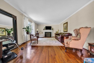 Hunting Hills Golf Course Location! Classic Colonial featuring on Hunting Hills Country Club in Virginia - for sale on GolfHomes.com, golf home, golf lot