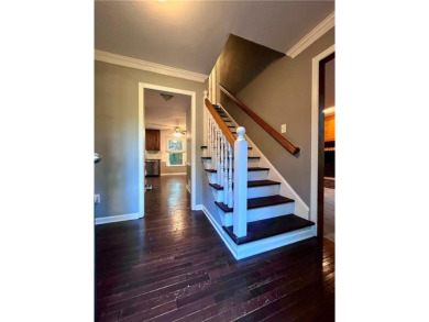 Welcoming home in Pinetree Country Club! Great location with on Pinetree Country Club in Georgia - for sale on GolfHomes.com, golf home, golf lot