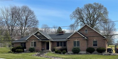 This is a custom built home in 2002 on the original foundation on Hannibal Country Club in Missouri - for sale on GolfHomes.com, golf home, golf lot