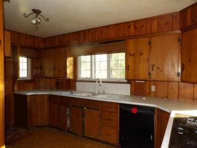 Over 2,252 square home  with four bedroom, three bath home on Lynx Golf Course in Michigan - for sale on GolfHomes.com, golf home, golf lot