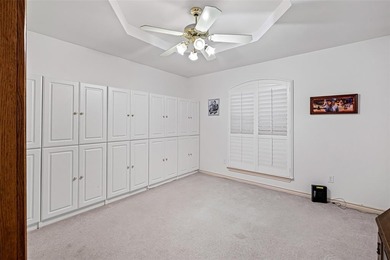 NEAT AS A PIN 3-2.5-2 home with golf cart garage located on on Pecan Plantation Country Club in Texas - for sale on GolfHomes.com, golf home, golf lot