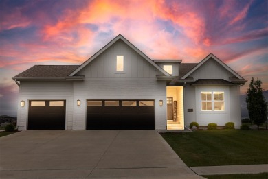 Stunning Property on Otter Creek Golf Course! Welcome to this on Otter Creek Golf Course in Iowa - for sale on GolfHomes.com, golf home, golf lot