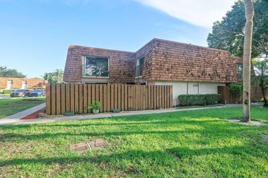 Fantastic Community! Great Deal! Minutes from Nova University on Pine Island Ridge Country Club in Florida - for sale on GolfHomes.com, golf home, golf lot