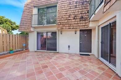 Fantastic Community! Great Deal! Minutes from Nova University on Pine Island Ridge Country Club in Florida - for sale on GolfHomes.com, golf home, golf lot