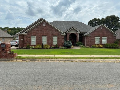 This beautiful 4bdrm 2&1/2 bath all brick home is located in the on Greystone Country Club in Arkansas - for sale on GolfHomes.com, golf home, golf lot