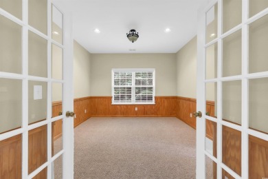Low maintenance patio home on cul-de-sac in Pawleys Plantation on Pawleys Plantation Golf and Country Club in South Carolina - for sale on GolfHomes.com, golf home, golf lot