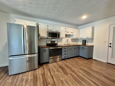 This adorable Duplex has been owner occupied and well maintained on Bright Leaf Golf Course in Kentucky - for sale on GolfHomes.com, golf home, golf lot