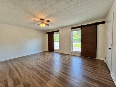 This adorable Duplex has been owner occupied and well maintained on Bright Leaf Golf Course in Kentucky - for sale on GolfHomes.com, golf home, golf lot